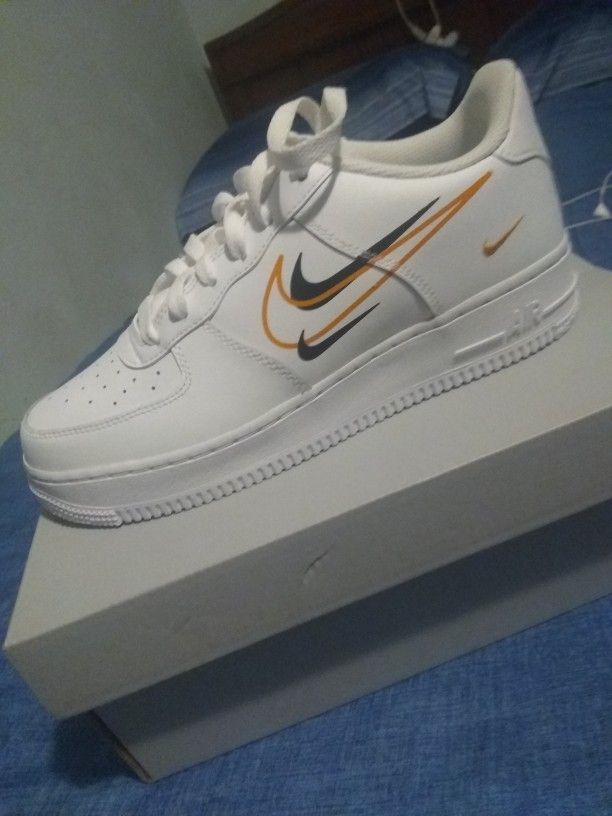 Air Force 1s    Size 7 Boys   Never Used 