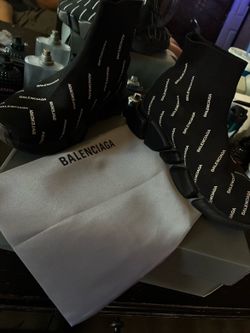 BALENClAGA