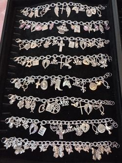 🩷🪻Handmade🌺 Bracelets with Charms for $20 each 🌺 (See Pictures)🪻🩷