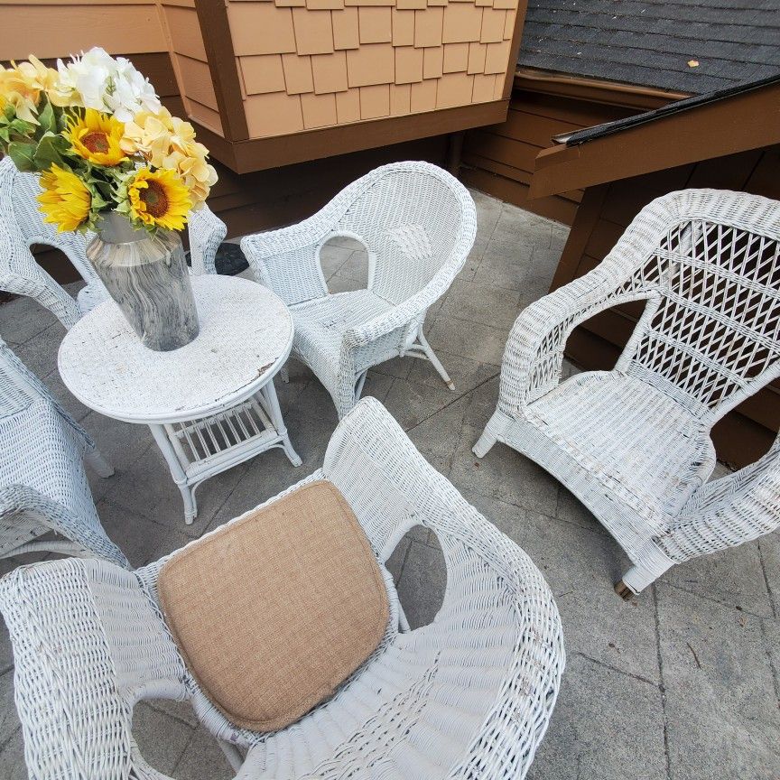 6 Piace Outdoor Patio Furniture Set Wicker Rattan Bamboo.  Vintage. Table And Chairs Only $59 For All