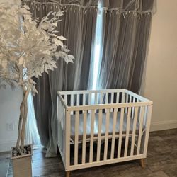 New Baby Crib With Mattress 