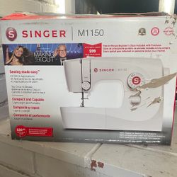 Singer Sewing Machine 