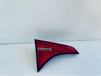 2017-2019 Toyota Corolla Left Trunk Lid Mounted Taillight OEM (225)