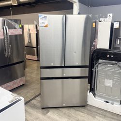 🔥SAMSUNG COUNTER DEPTH BESPOKE 4-DOOR REFRIGERATOR WITH BEVERAGE CENTER AND ICE MAKER🔥