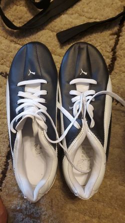 Brand new soccer cleats puma size 6