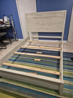 Wood  bed Frame