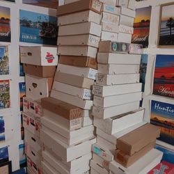 800,000  SPORTS CARDS STORE CLOSED 