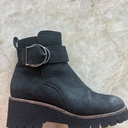 Blondo Boots Womens Size 6 M Black Dagger Suede Ankle Waterproof.