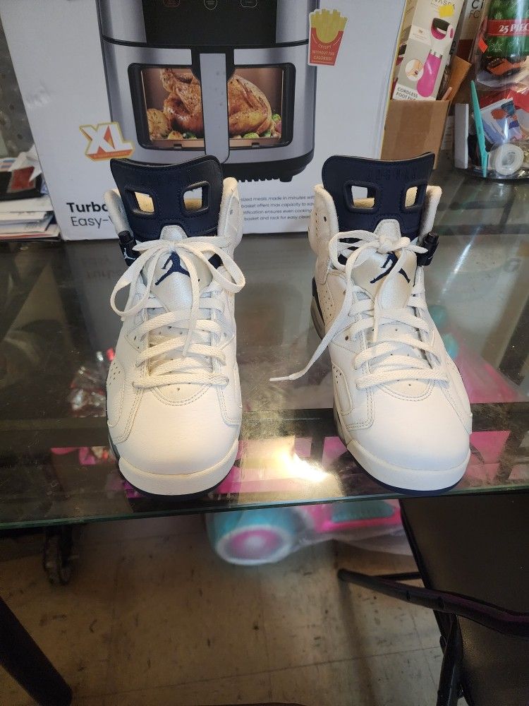 Air Jordan Midnight Navy 6s Size 8