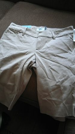 Old navy Women khaki shorts