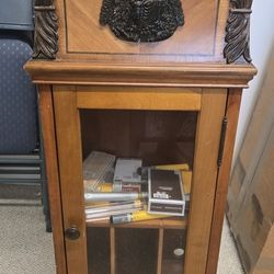 Romeo Y Julieta Humidor with Stacking Liquor Cabinet 