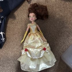 Disney Beauty and the Beast Belle doll Grand Romance (With Wheels)