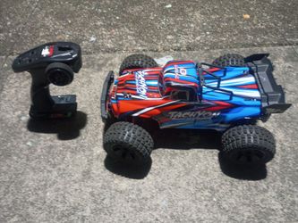 DEERC 210e Tachyon 4WD RC Car 1/10 scale