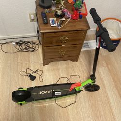 Razor Black Label E90 Electric Scooter 