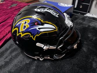 DERRICK HENRY SIGNED HELMET
