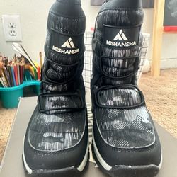 Kids Snow Boots Size 1