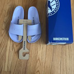 New Birkenstock Women’s Slide Size 9