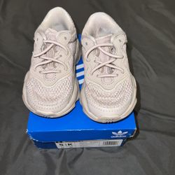 Adidas Ozweego Size 5 1/2c Shoes 