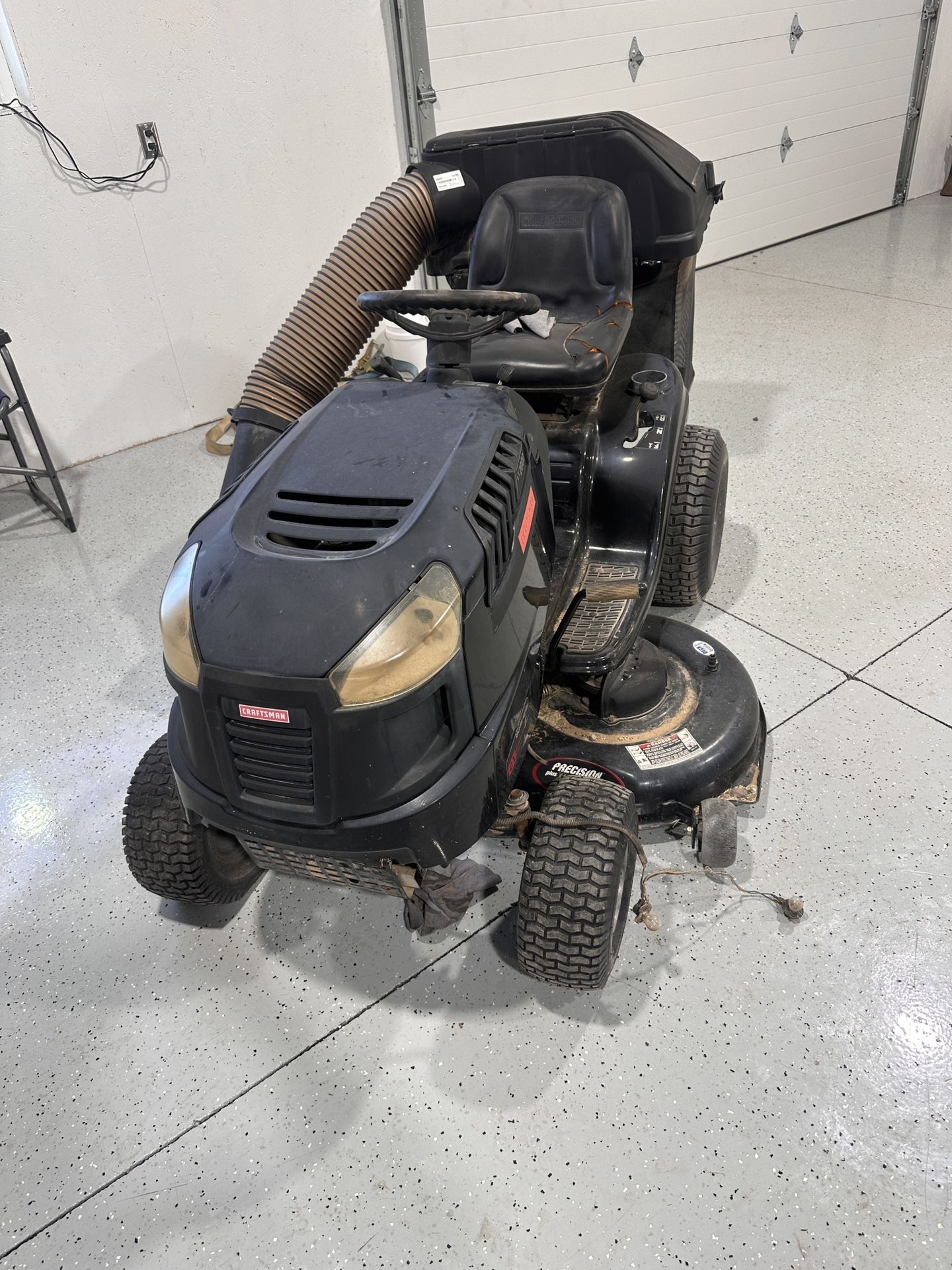 Craftsman LT2000 Riding Lawn mower