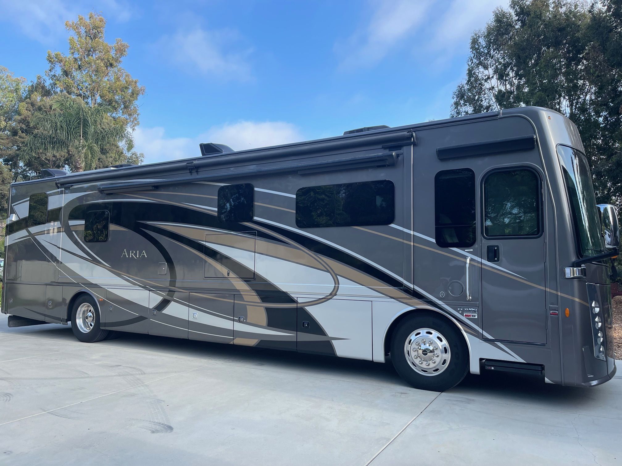 2018 Thor Aria 3901 Diesel motorhome