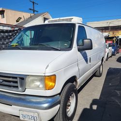 2004 Ford E 350 Extra Cargo