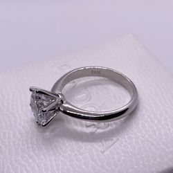 Moissanite Ring – Size 6.5, 925 Sterling Silver w/ Certificate & Tags  Description: Brand new and seriously gorgeous 💎 This moissanite ring is size 6