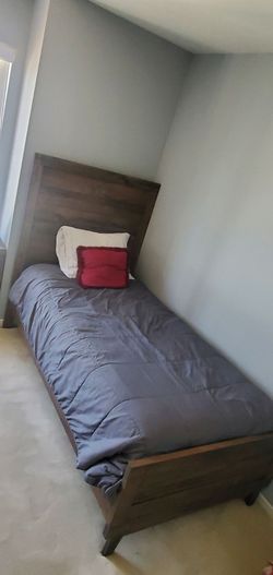 Twin Bed Set - Bed, Nightstand and Dresser/Mirror