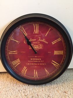 Clock wine themed