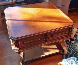 Thomasville Pecan Mid Century End Table w/ drawer