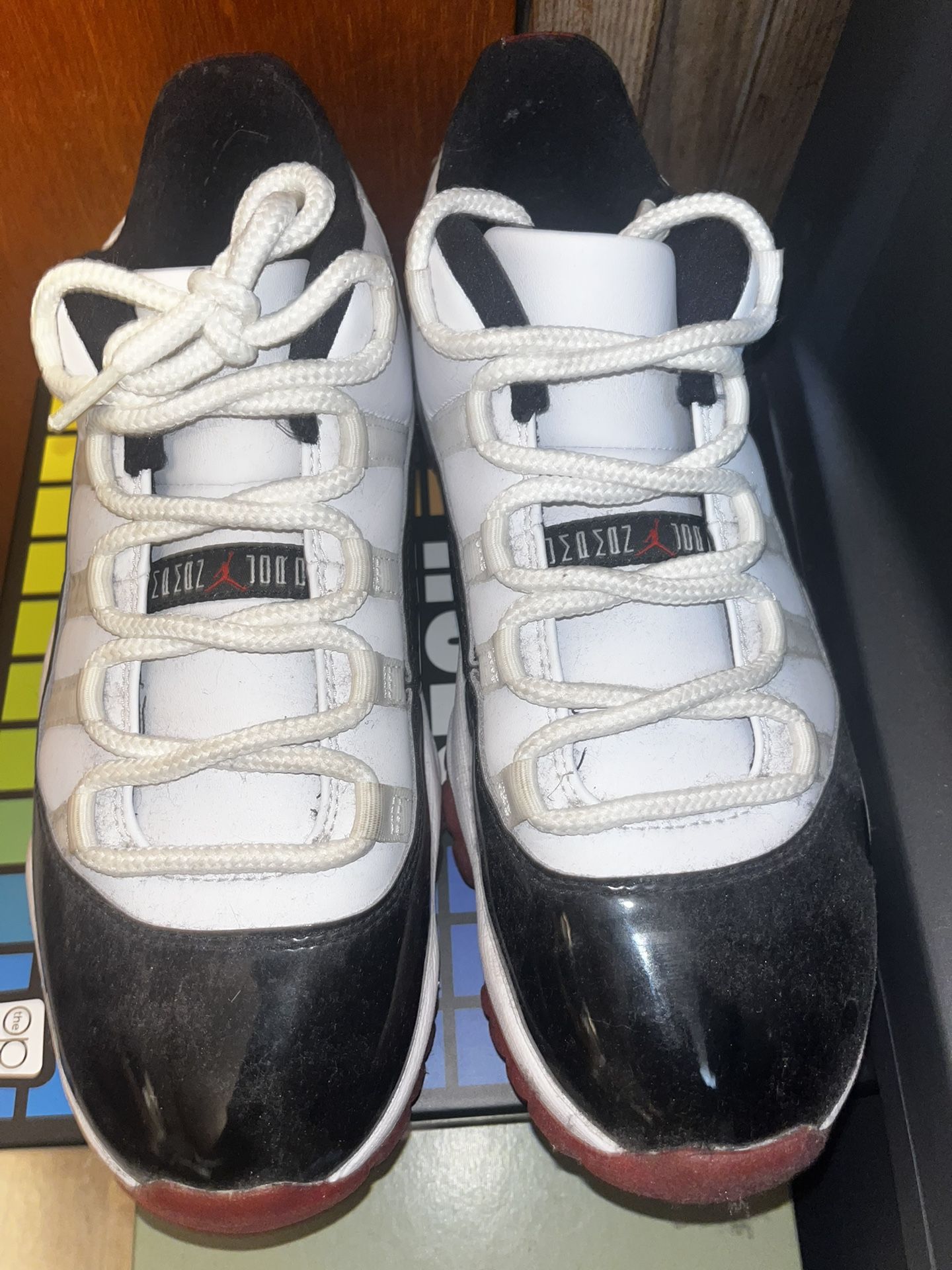 Jordan 11 Retro Low Concord Bred