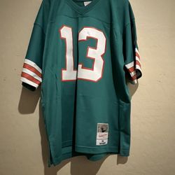 Medium & Large Sports Jerseys 