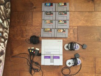 Super Nintendo SNES Bundle 2 Controllers & 8 Games