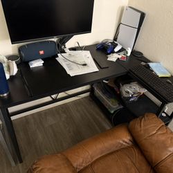 L-Shaped Corner Desk – Modern Black – Great Condition