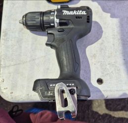 Makita 18v LXT brushless 1/2 driver/drill