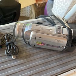 Canon ZR20  Mini Dv camcorder  TESTED working