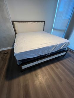 Queen Bed + Mattress Set $349 🚛