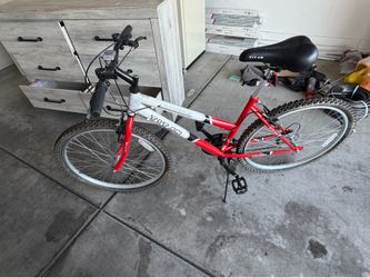 Titan Pathfinder 18-Speed  Mountain Bike with Suspension