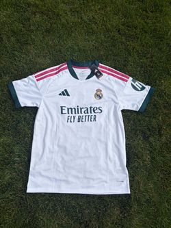 Real Madrid 26/27 home jersey