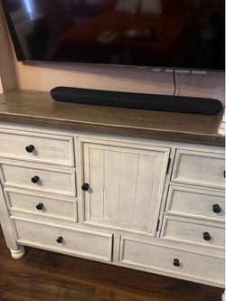 Yamaha YAS-109 Soundbar w/ built in Subwoofer and Alexa
