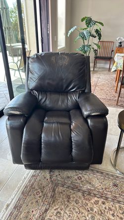 Lazy boy brown recliner