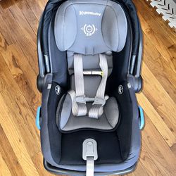 Uppa Baby Cruz Stroller And Uppa Baby Mesa Car Seat With Accessories 
