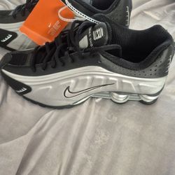 Nike Men's Shox R4 SHOES 