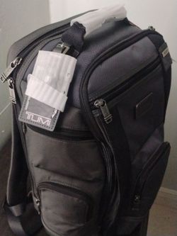 tumi. deluxe  alpha bravo back pack