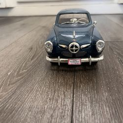 Diecast 1/18 Scale Road Legends  1950 Studebaker Champion 