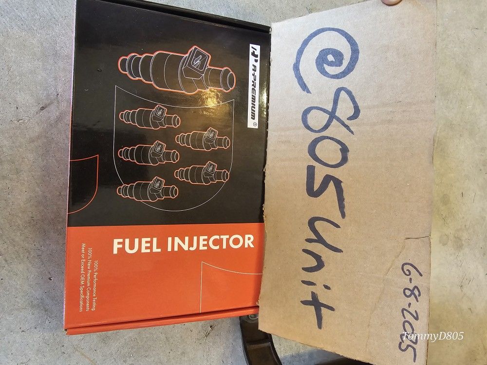 Brand New In box Fuel Injectors For tacoma