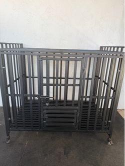 Metal Dog Kennel / Crate