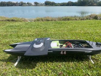 TFL Genesis  56 Inches Rc Boat Like New