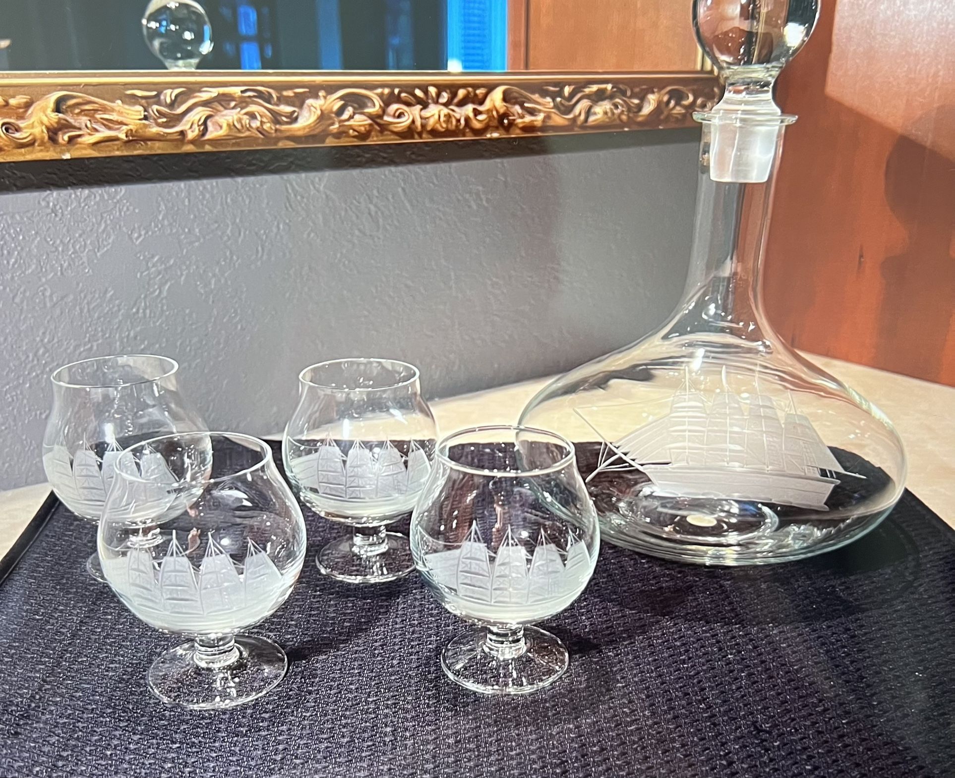 Vintage Etched CLIPPER SHIP GLASSES & SOLID GLASS STOPPER DECANTER CARAFE - Set of 4