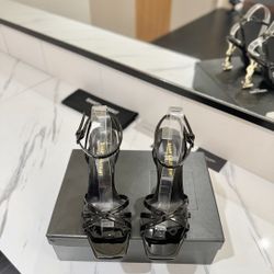 High-heeled sandals with letters and metal buckles