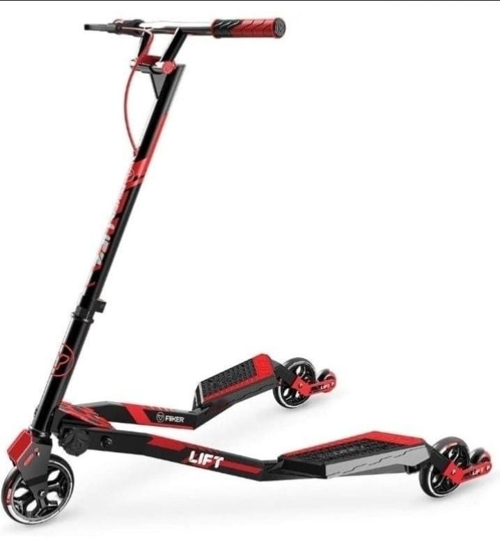SWING WIGGLE CARVIN SCOOTER